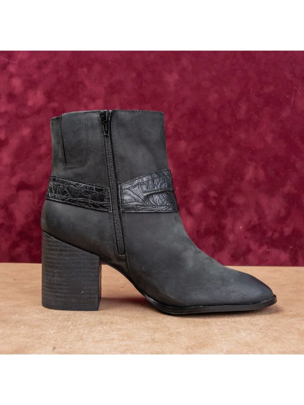 Vionic Women Carl Ash Black Leather Water Repellent Western Harness Boots sz 9